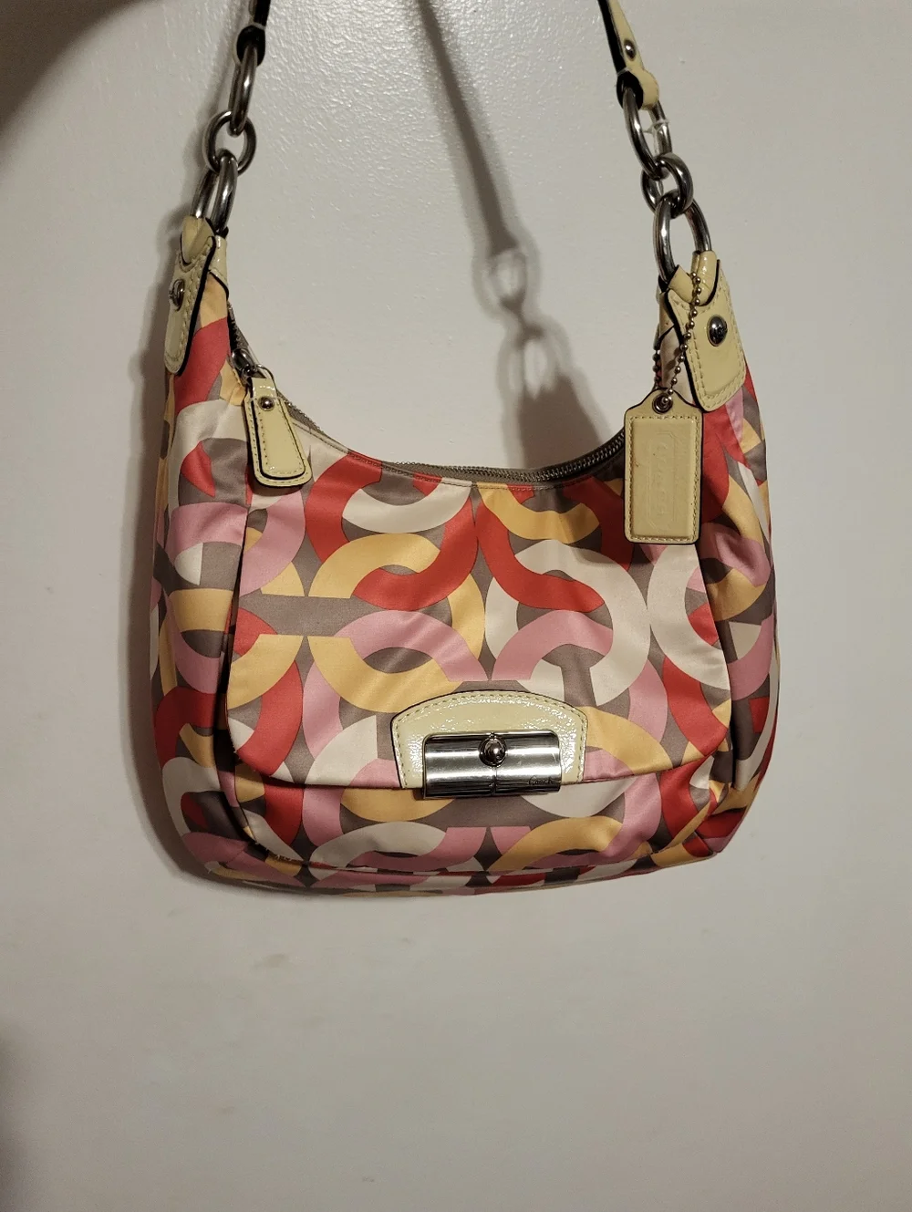 COACH KRISTIN OPT ART C HOBO SHOULDER bag. PINK RED WHITE YELLOW. - Picture 9 of 13